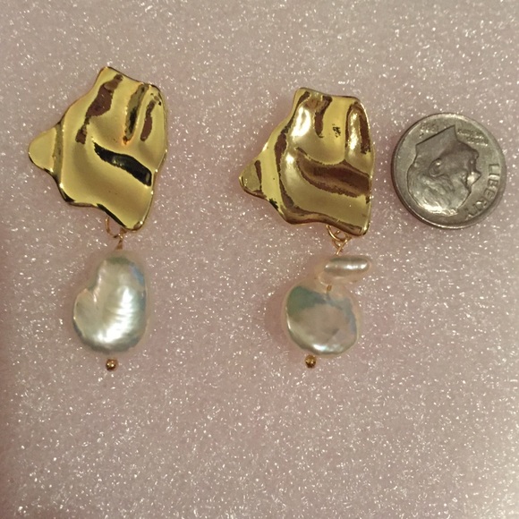 🎀 Freshwater Pearl Earrings 🎀 - Picture 2 of 2